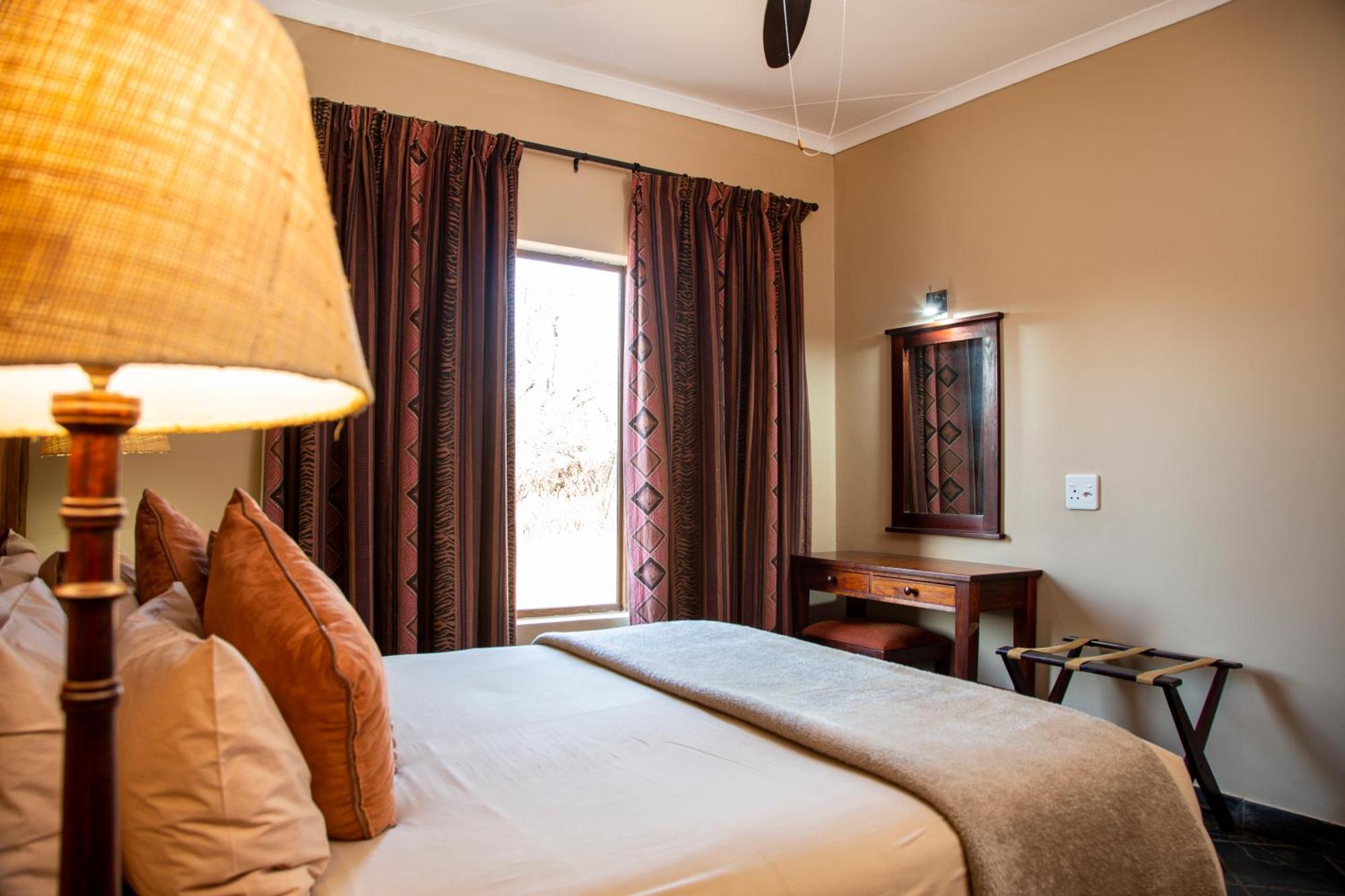 Sondela Nature Reserve & Spa Chalets Bela-Bela Bilik gambar